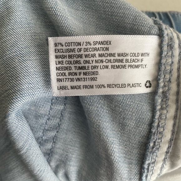 Cat & Jack Boys Utility Pull-On
Jean Shorts Size 16 - Picture 6 of 7